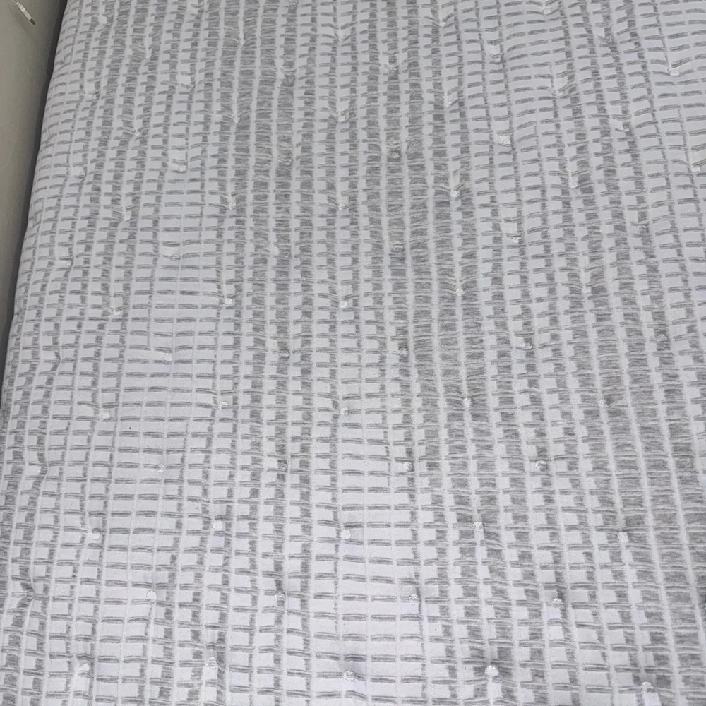 Queen size Mattress with adjustable frame